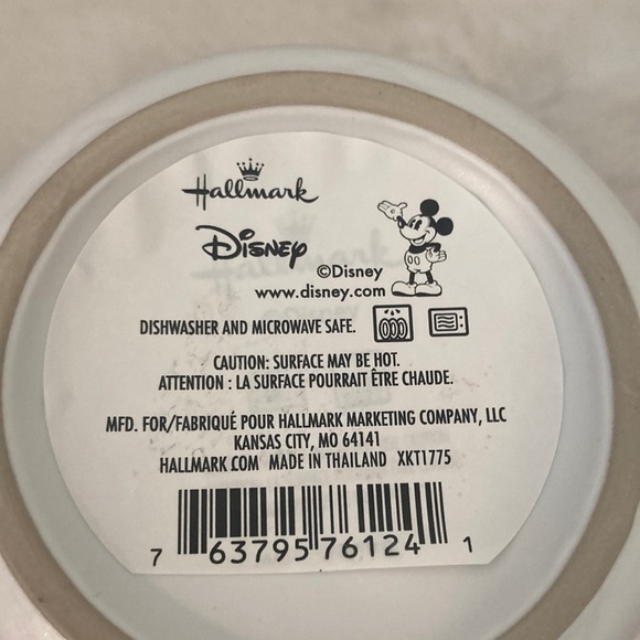 Hallmark Disney Mickey Mouse Christmas Mug - Picture 4 of 4